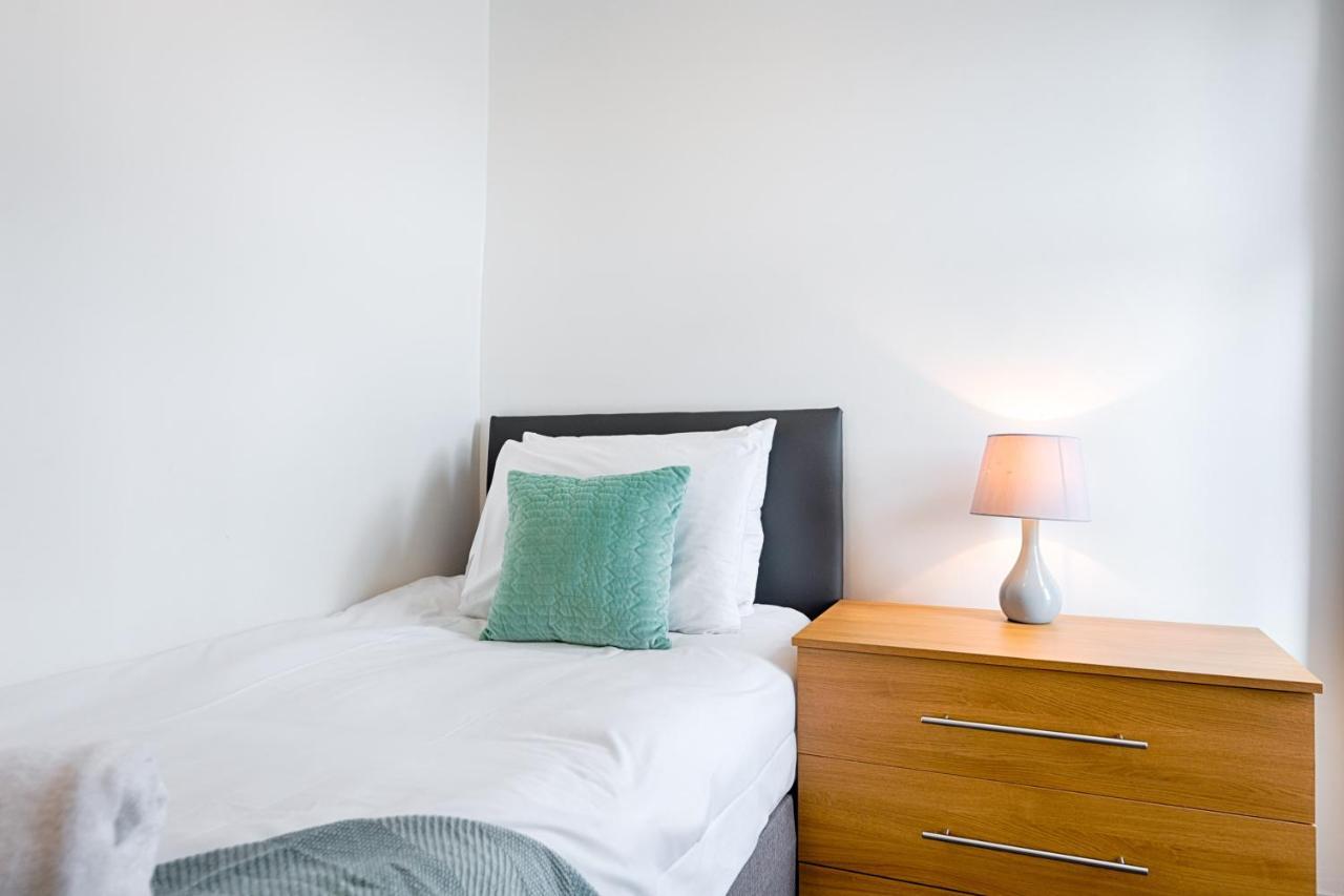 Walk To Swansea Stadium, 3 Rooms, Smart Tv'S Екстер'єр фото
